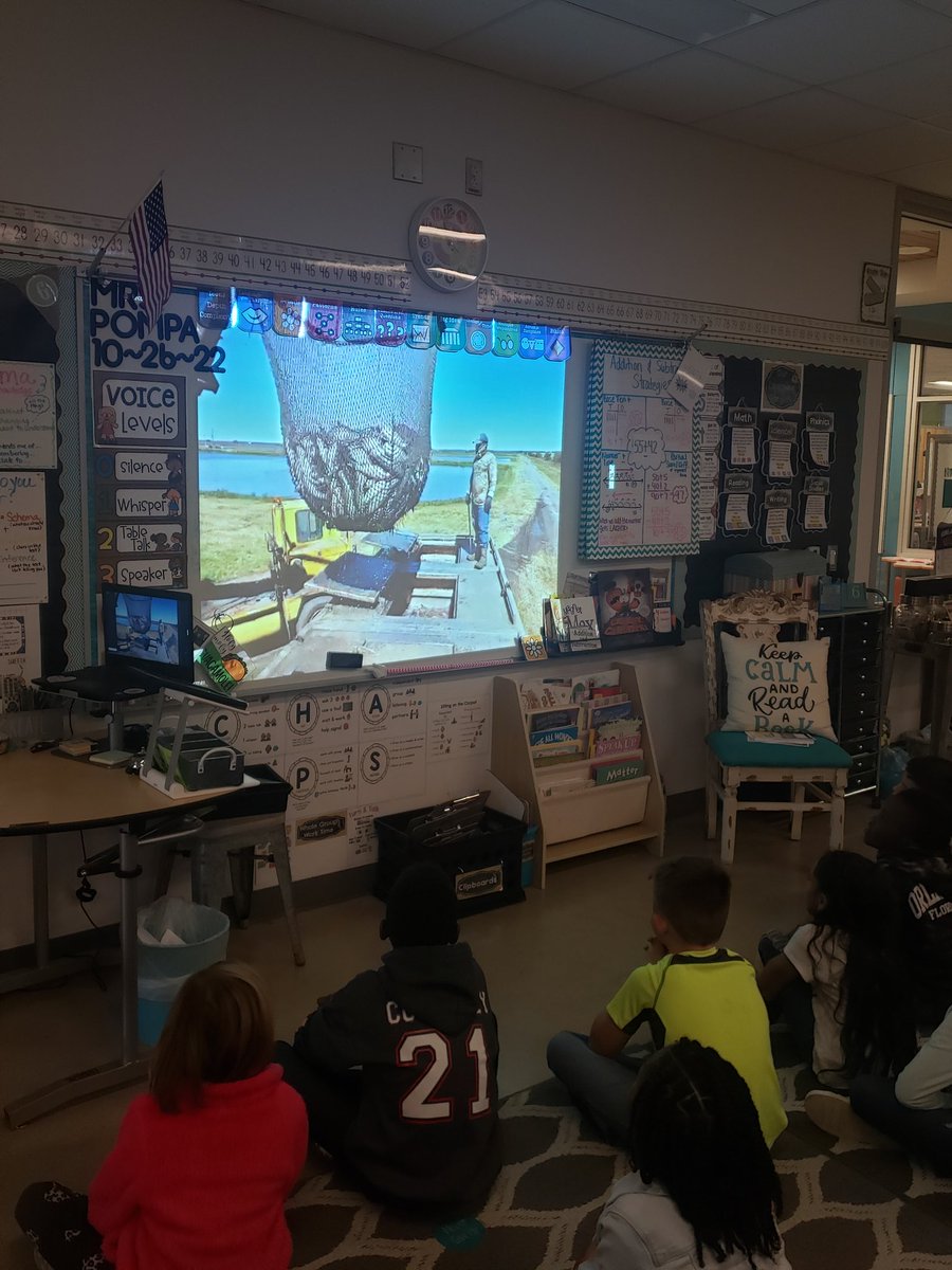 mrs_pompaclass's tweet photo. Today we met Mr. Darrell and learned about his catfish farm in Victoria, TX with the @TexasFarmBureau Farm From School program. We are building our agriculture and aquaculture literacy and our natural resources schema too. 🐟🎣🐟
#Pompa2ndgrade #TraditionTitans #FarmFromSchool https://t.co/FtPl07xqeK