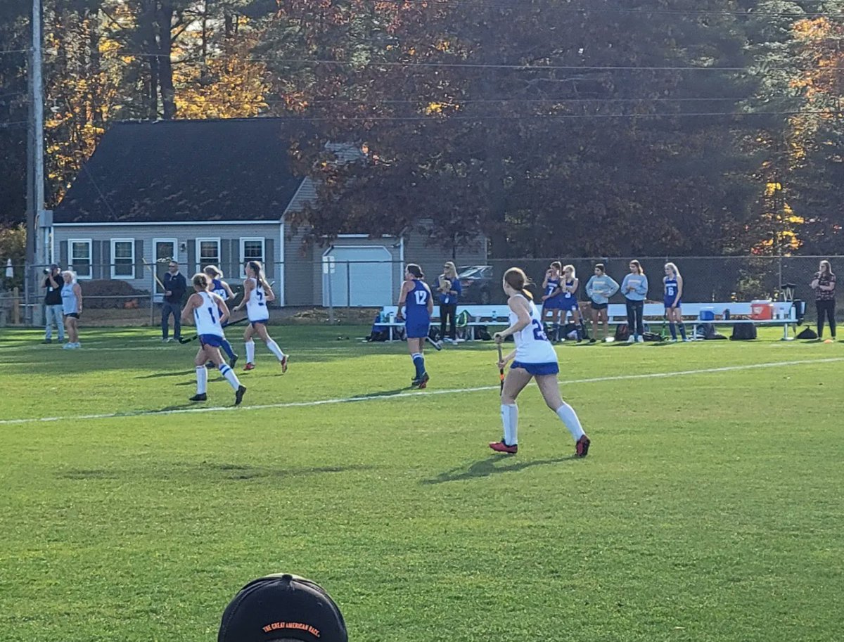 KaitlynQuick14's tweet photo. Yessssss Bulldogs!  ♡♡♡♡
Nat got her first little taste of Varsity and those V girls kicked some butt! 

Section 2 championship game on Sunday! https://t.co/vsD81VjP6z