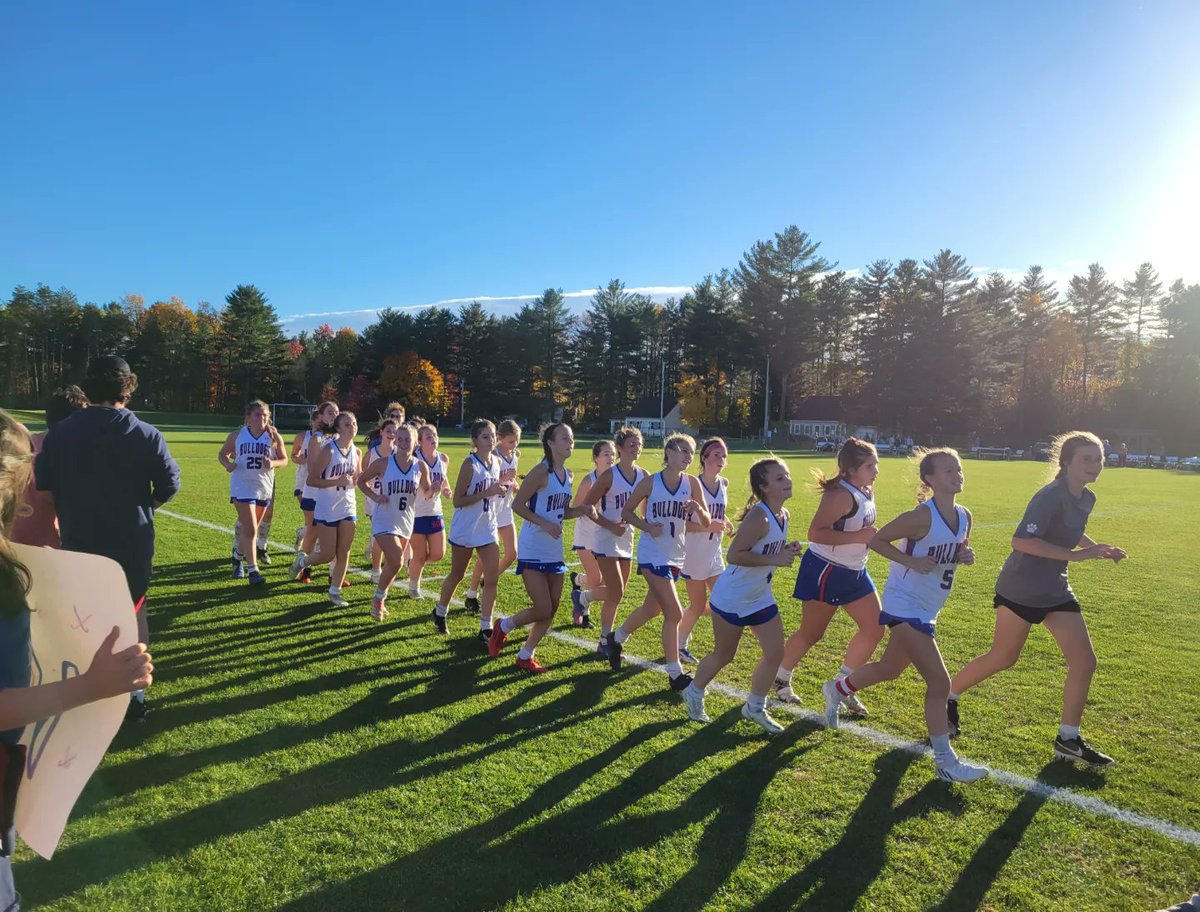 KaitlynQuick14's tweet photo. Yessssss Bulldogs!  ♡♡♡♡
Nat got her first little taste of Varsity and those V girls kicked some butt! 

Section 2 championship game on Sunday! https://t.co/vsD81VjP6z