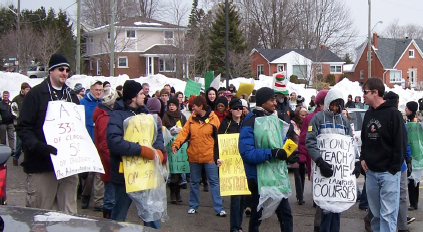 kellishale's tweet photo. From the Archives: 2008 picket sign-33% of @Laurier classes taught by CF for 5% of budget. 2022, CF teach almost 50% of classes/50+% of all students but still represent just over 5% of budget (which is much larger in 2022 because of senior admin bloat) #fairness4cf #precariouswlu https://t.co/6BNTJZe6Zs