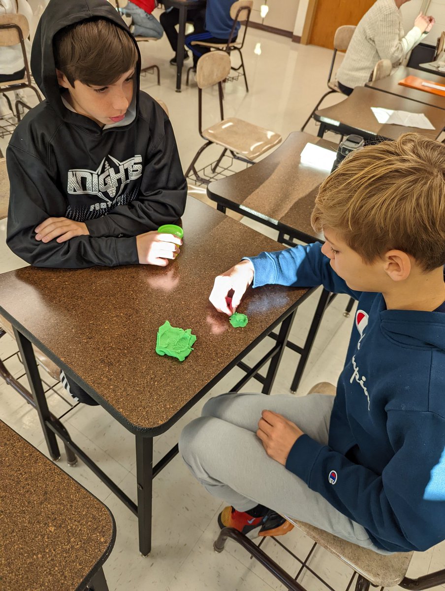 raereb21's tweet photo. We used Play Doh today in #Healthed to work on #communication and #activelistening skills. One student was the creator, the other the communicator. Creator can't look at the image of what needed to be created, communicator can't say what is being created.#kanelandpride https://t.co/vyep6SMs5q