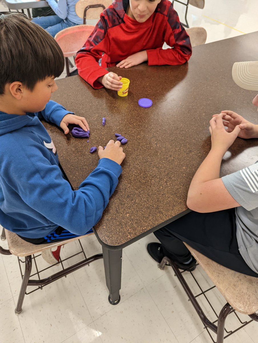 raereb21's tweet photo. We used Play Doh today in #Healthed to work on #communication and #activelistening skills. One student was the creator, the other the communicator. Creator can't look at the image of what needed to be created, communicator can't say what is being created.#kanelandpride https://t.co/vyep6SMs5q