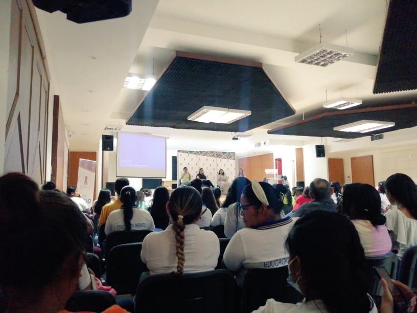 oneidaarpush1's tweet photo. Participando de #INVESTIGACIONFORMATIVA en #UNIGUAJIRAMAICAO
Un espacio de interacción y aprendizaje para fortalecer nuestras competencias #educacióninfantil.
@jaroldiazc
@uGsedemaicao https://t.co/GDhQyA9qDA