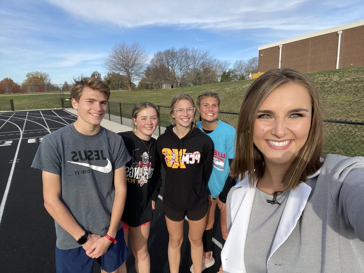 SEhrhardtKCCI's tweet photo. Just because you were born with something, doesn’t mean you can’t do what you want. 

Abi Teeter (blue shirt) qualified for State XC, as a freshman, despite a disorder she was born with.

Tune into @KCCINews at 10pm for the story @pcmathletics https://t.co/9jfOfPxbue