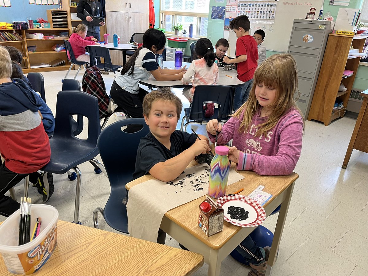 Day 2 of pumpkin week! Today we roasted pumpkin seeds and made bats and spiders! 🦇🕸 #kinderland #togetherisbetter #pumpkinweek <a href="/alcdsb_rosa/">Holy Rosary CS</a>