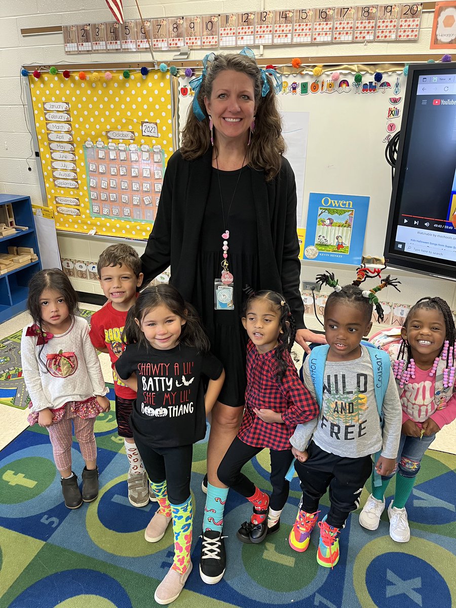 IDESPatriots's tweet photo. Red Robbon Week! “We are CrAzY about being drug free”! #CrazyHairandSocks https://t.co/elj6TEJZWd