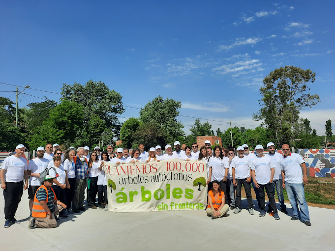 arbolessinfront's tweet photo. Y seguimos sumando Arboretos Educativos!🌱🦋
Hoy en Escuela Secundaria N°24 -Villa Rosa, Pilar
+70 plantines
+Señalética
+Taller de Biodiversidad y Cambio Climático
+Taller de la "Semilla al Árbol" https://t.co/DeNX6htCKw
