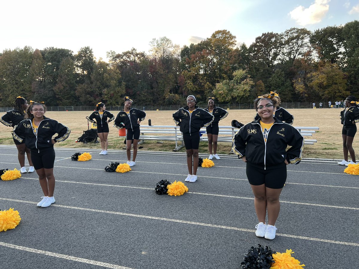 Game Time!! 🖤💛📣#FLMSCheer #FLHornets  Rippon! Y’all don’t want it!