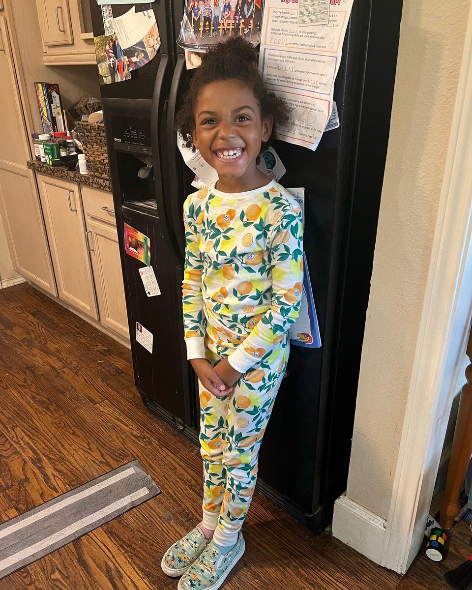 ashleacSEL's tweet photo. Day 3 of Red Ribbon Week
Pajama Day (follow your dreams, don’t do drugs) - 🐞
Tropical Apparel Day (“lei” off drugs) - 🪲
#redribbonweek2022 #pisdpoweredbylearning https://t.co/iCct4VXLJX