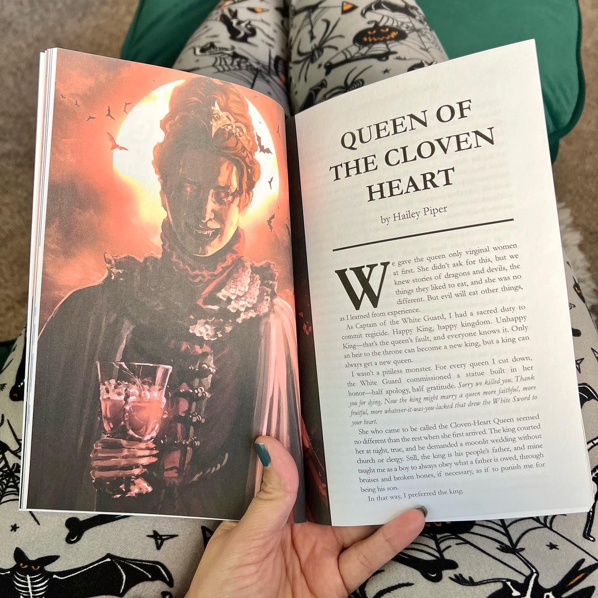 MarcyReads's tweet image. I started reading the stories in @dark_matter_mag @Night_Worms Variant Edition and I’m obsessed! The artwork is phenomenal! The stories, insane! My favorite so far is Queen of the Cloven Heart by @HaileyPiperSays but each has been ace!