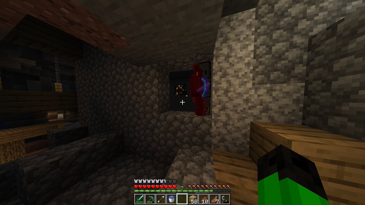 diableuh's tweet photo. JOUR 2 : Ajourd'hui deux aventurières nous ont rejoints @colorsevery et @GlibStephane, WELCOME à nous ! On à fait du bois, on a plazé notre banque, construit un double spawner et construit deschamps exceptionnels. https://t.co/yPIsF1YtpI