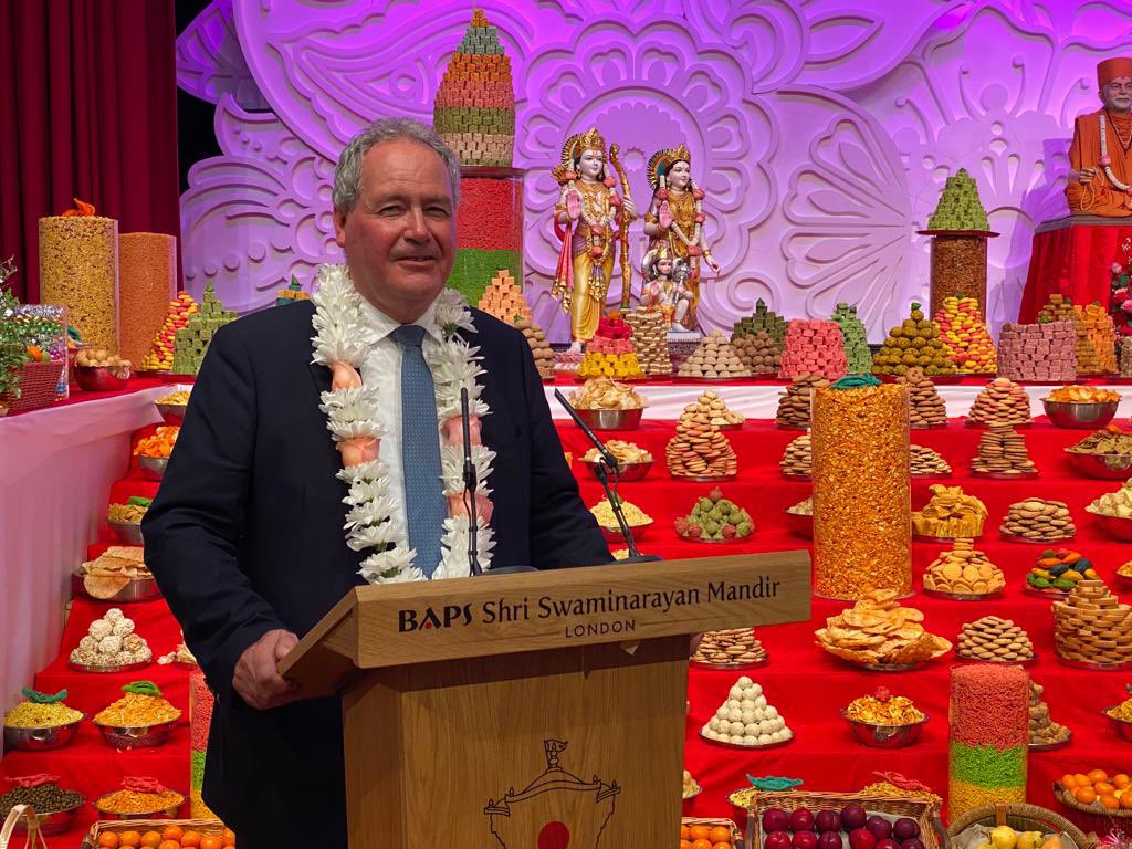 BobBlackman's tweet photo. 10th stop on our #TourofTemples @NeasdenTemple with Mayor of Harrow Councillor @MoteJanet @paulosborn @anjanapatel01 #PriteshPatel #SamSumaria @hiteshkkaria @kdrabadia5 @ramjichauhan @GovindBharadia #NutanVarshaAbhinandan https://t.co/9ript2Ud93