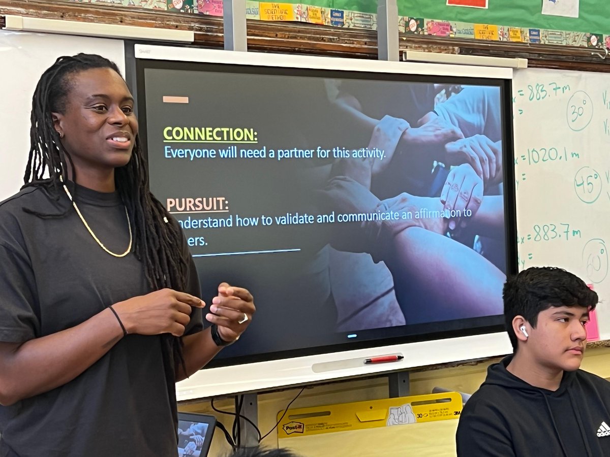 NYCOutwardBound's tweet photo. Yesterday, 4 #CrewInitiative schools β Lyons Community School, @alhs_nyc, @_UASDC & @CASAHawks311 β generously opened their doors to our cohort of 50 Crew Guides to see #Crew in action & share best practices. https://t.co/LRsdpyZxdT