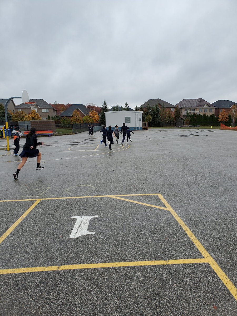 We got lucky and had a chance to enjoy some time outside today in between showers. 🌧 Ss had a great time playing manhunt as a whole class!