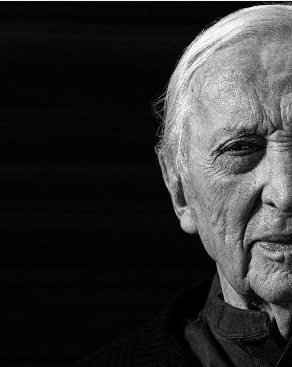 Monsieur Pierre Soulage est passé dans l’outrenoir et il laisse un grand vide… quelle chance nous avons de l’avoir connu de son vivant ! 🖤 #Soulages #RIPPierreSoulages