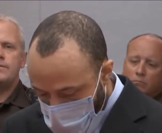 His hairline looks like literal devil horns. 
#DarrellBrooksTrial #DarrellBrooksIsAnIdiot #DarrellBrooks