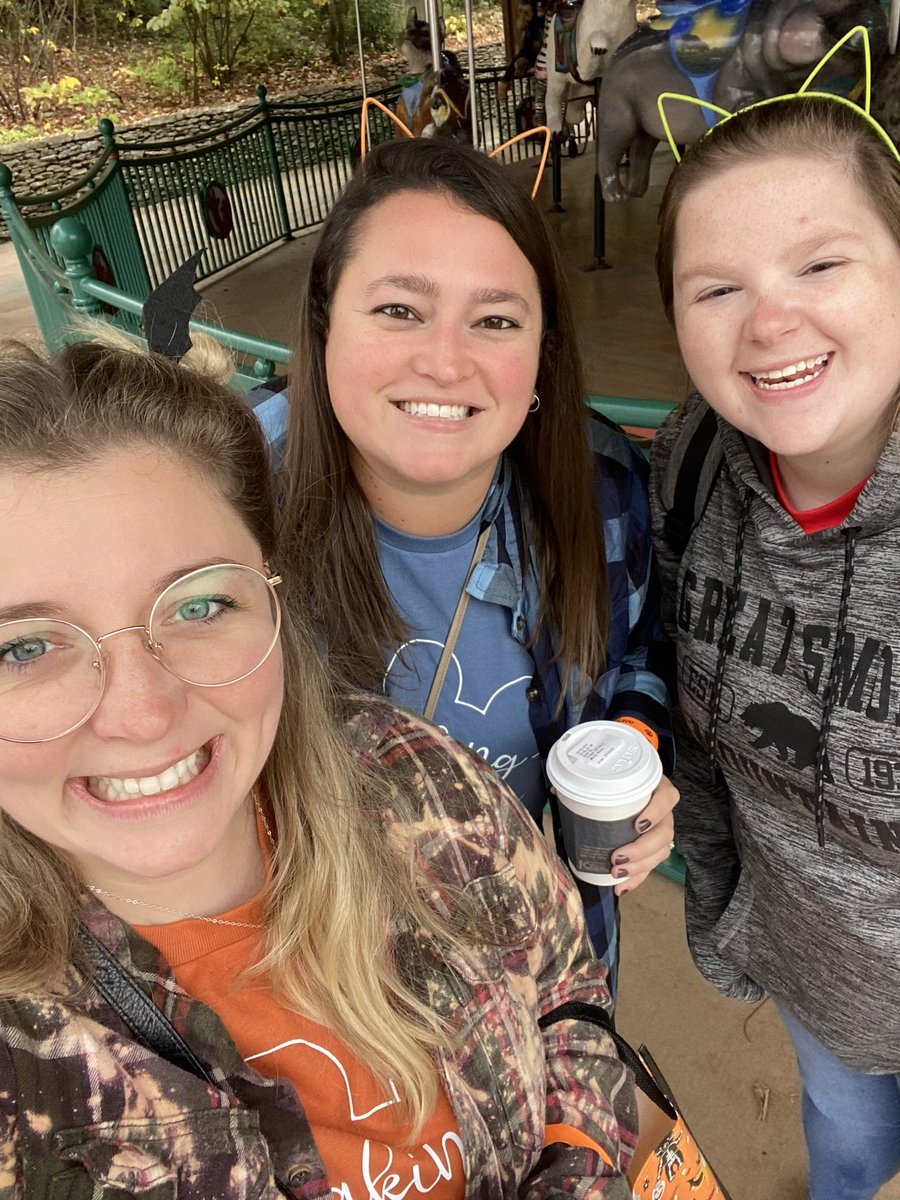 mrstanathompson's tweet photo. We had a blast at the zoo today! 🦏🦒🐅 #1stgradefun #sbes https://t.co/oR1FTXAcEm