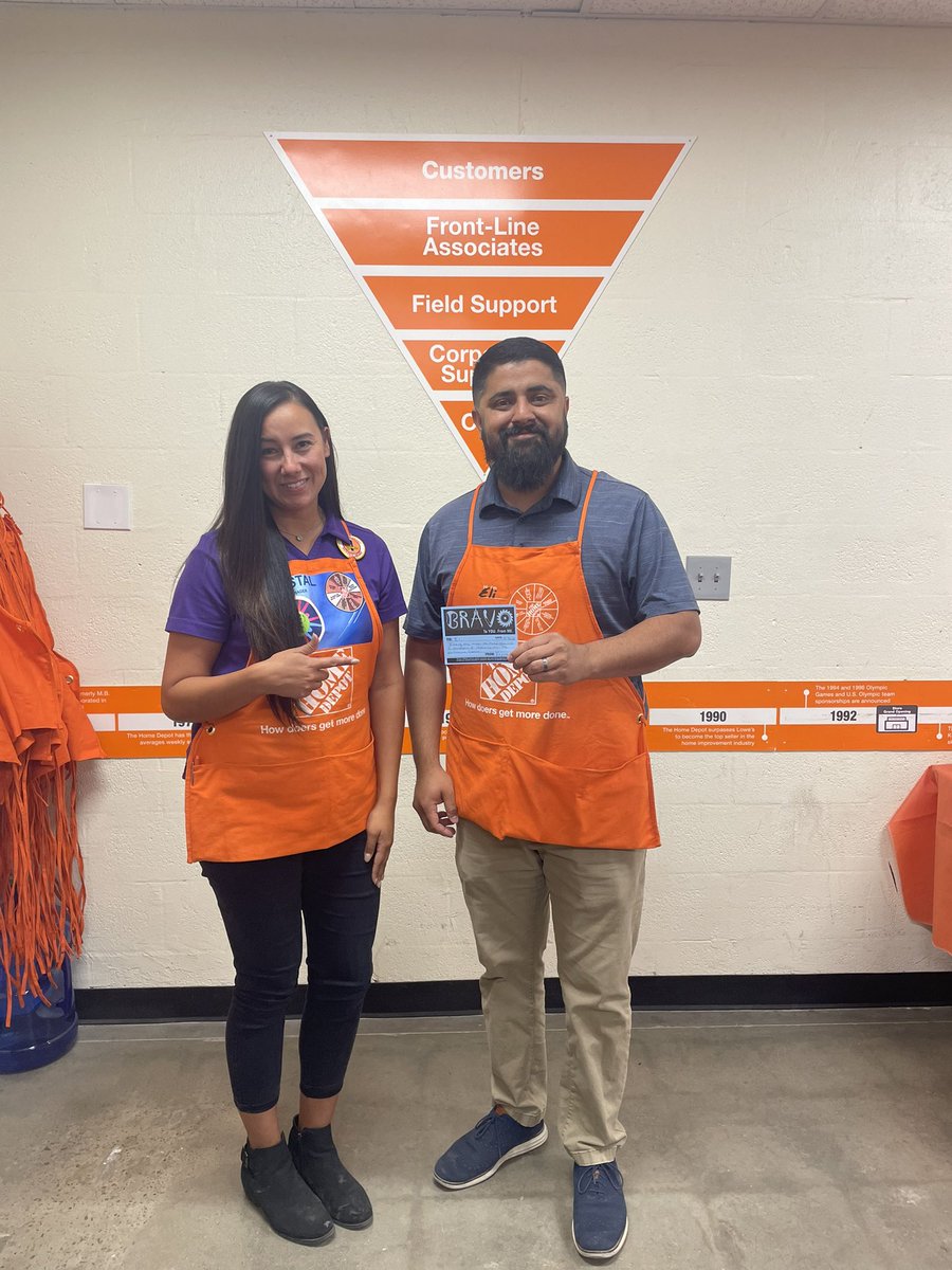 Our DHRM recognizing some of our associates and leaders for living our values!  <a href="/krys_ann88/">Krystal Mora</a> <a href="/JosephZubia2/">Joseph Zubia</a> @Fuerstenberg15 <a href="/HomeDepot0522/">Home Depot 0522</a>