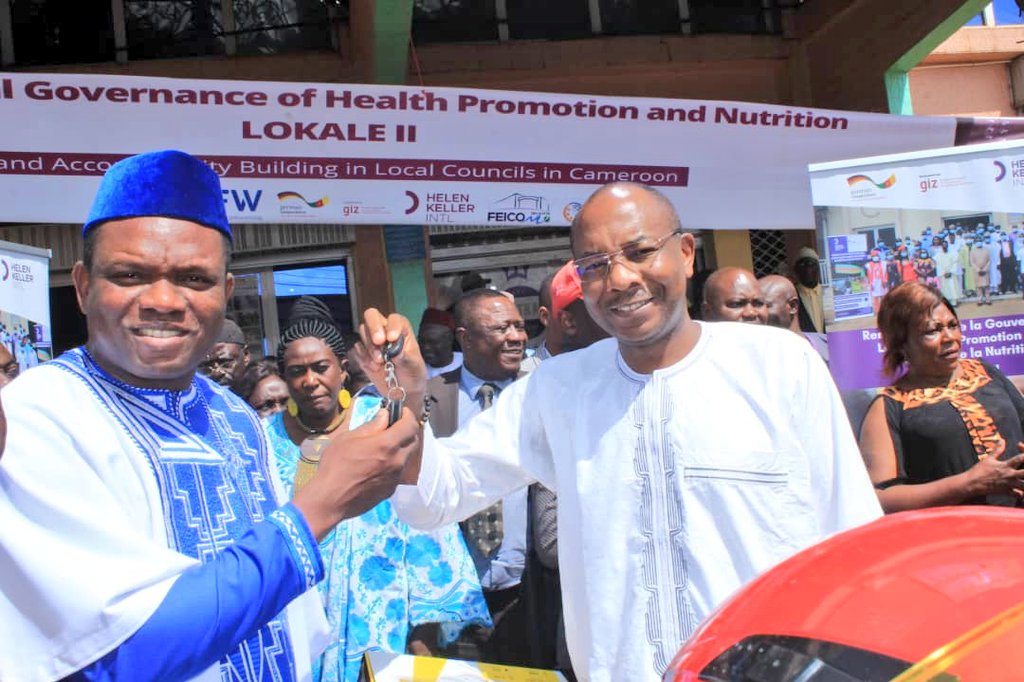 ismaelteta's tweet photo. The capacity building workshop for local elected officials on #healthpromotion &amp; #nutrition in the West region 🇨🇲 ended with the donation of equipment that will help them improve the quality of #health &amp; #nutrition in their communities
@giz_gmbh @HelenKellerIntl @FEICOM1 #PEERSS https://t.co/UvisHusHTV