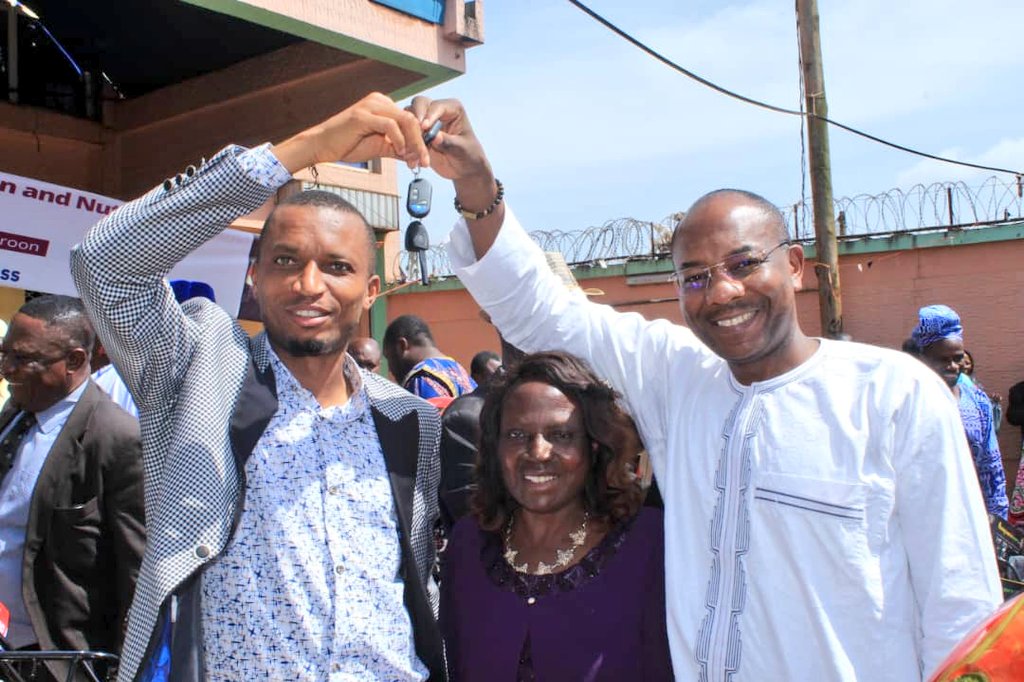 ismaelteta's tweet photo. The capacity building workshop for local elected officials on #healthpromotion &amp; #nutrition in the West region 🇨🇲 ended with the donation of equipment that will help them improve the quality of #health &amp; #nutrition in their communities
@giz_gmbh @HelenKellerIntl @FEICOM1 #PEERSS https://t.co/UvisHusHTV