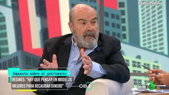 ObjetivoLaSexta's tweet photo. Antonio Resines: “Si se destinara lo recaudado por el impuesto de patrimonio a Sanidad, estaría de acuerdo con este gravamen”.
#ObjetivoZPyResines https://t.co/lzTL6asV7V