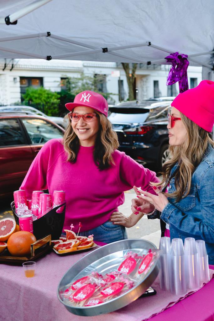 #1 rule of being an entrepreneur? 
You gotta love SALES! 
This is my element. ✨💕 Put me on the street or at a trade show, I promise you won’t leave empty handed! 
<a href="/drinkjas/">drinkjas</a>
