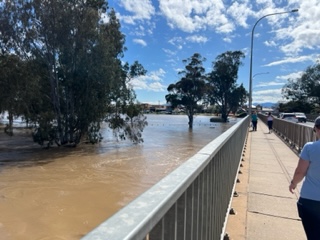 FrontierServic6's tweet photo. Our thoughts are with the people and communities across Eastern Australia currently affected by relentless rain and flooding. 

Bush Chaplain, Noel Williams, is on the ground in Narrabri and the surrounding region where areas are being evacuated due to flooding. https://t.co/i2NnCy22yi