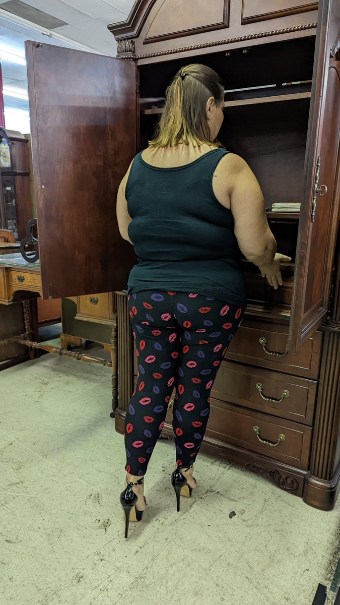 FunFetishes's tweet photo. Furniture shopping in my new stiletto sandals 
AvaWearsStilettos@gmail.com
https://t.co/vxv8leWx6x
#biglegs #nicelegs #highheels #heeloholic #heels  #bigcalves #thickthighs #bigass #thick #curvy #sexyshoes #sandals #stilettos https://t.co/kTCXpdT5gJ
