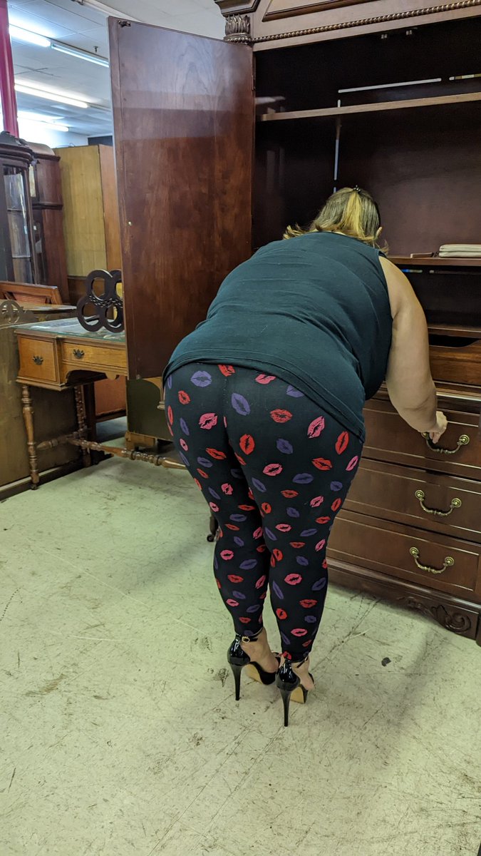 FunFetishes's tweet photo. Furniture shopping in my new stiletto sandals 
AvaWearsStilettos@gmail.com
https://t.co/vxv8leWx6x
#biglegs #nicelegs #highheels #heeloholic #heels  #bigcalves #thickthighs #bigass #thick #curvy #sexyshoes #sandals #stilettos https://t.co/kTCXpdT5gJ