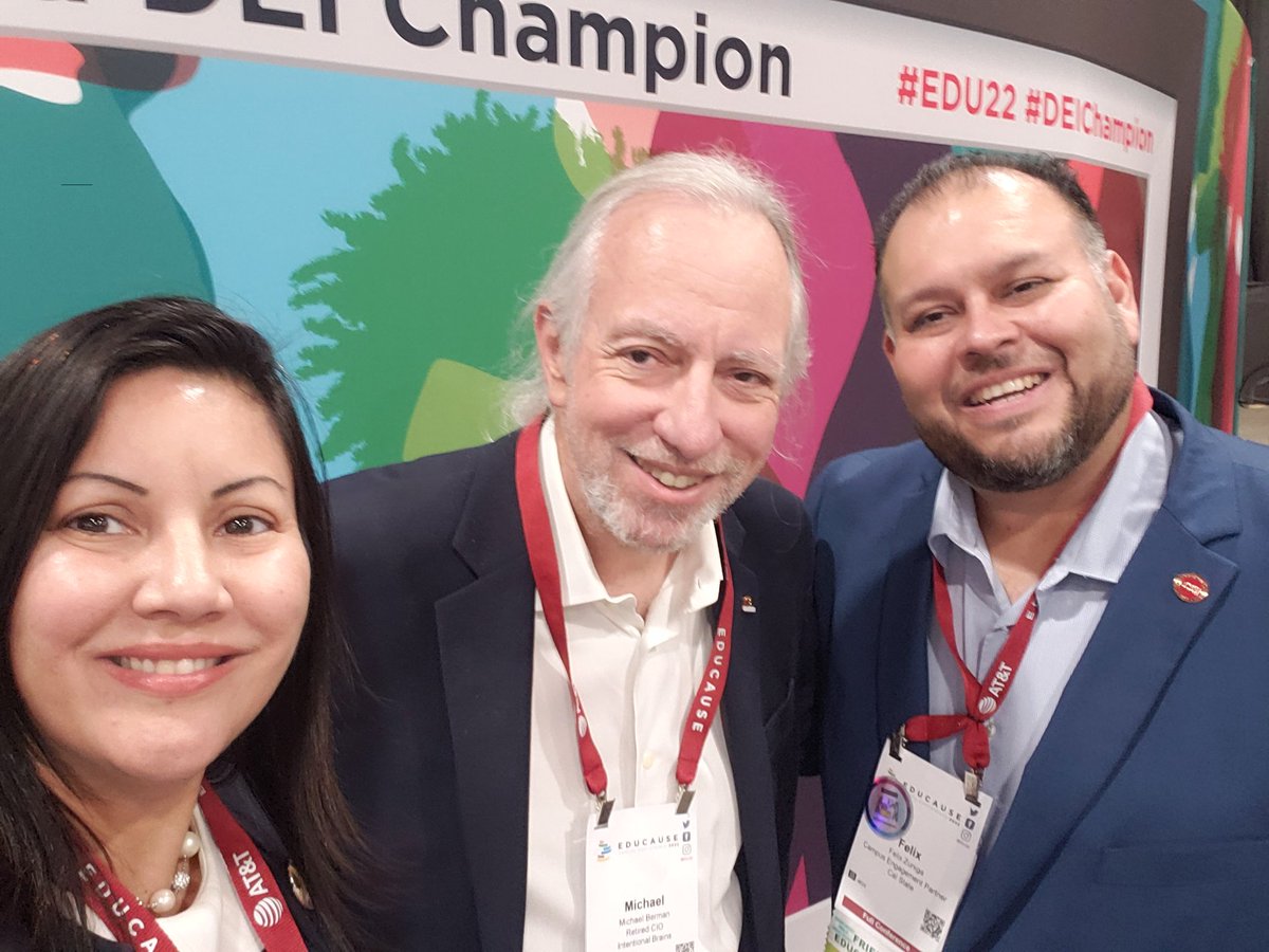 LeadByValues's tweet photo. Day 2 was about meeting people who love #HigherEd all way from Vancouver to NZ!
#ypHub @EducauseYPAC @educause https://t.co/PRqnQB4wIw