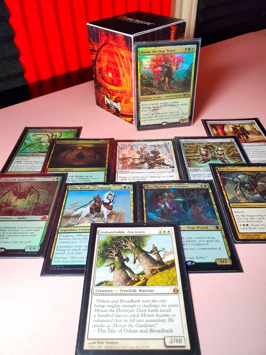 🌹ANNOUNCEMENT🌹

To assist my push to 3K, It's a Bobbie-Christine custom deck GIVEAWAY!!✨️ 

TO ENTER: 
✅️Like &amp; Retweet This!
✅️Follow Me!

This preconstructed Doran the Siege Tower Spider Deck 🕷 is perfect for new AND old-school EDH players alike! 

👇DETAILS BELOW👇