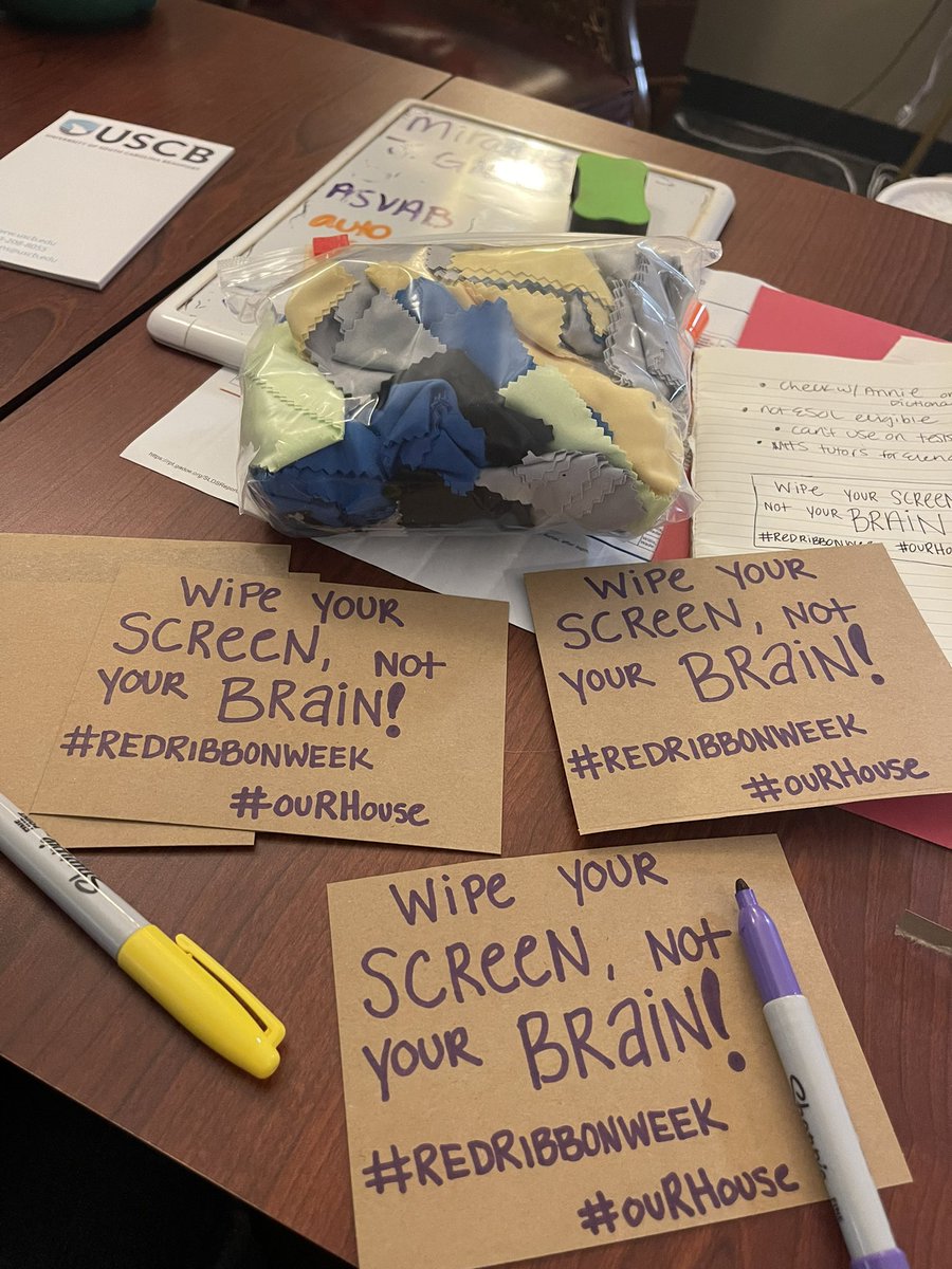 Despite a messy desk and long to-do list… task me with catchy word plays and cute handwriting…I’ll always come through. 😁 #RedRibbonWeek2022 #ouRHouse ♥️🚫