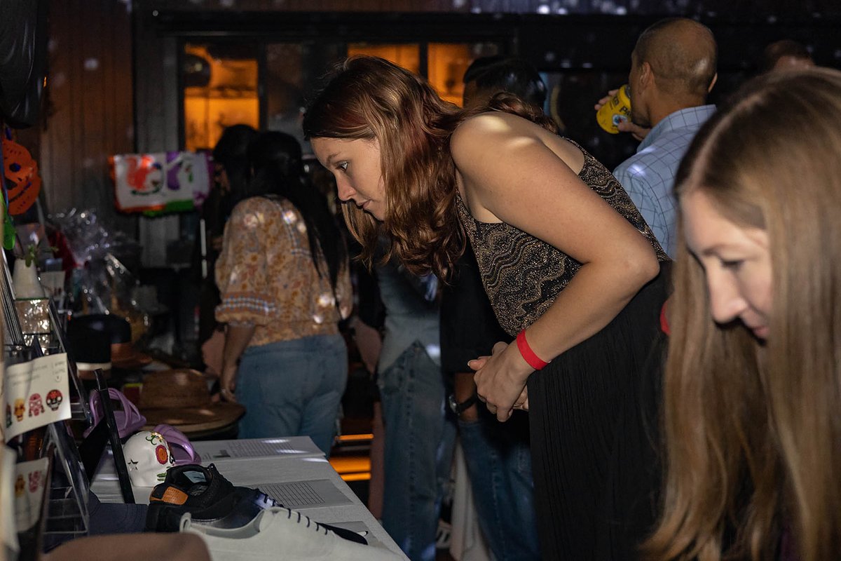 IslaUrbana's tweet photo. We want to thank attendees and supporters of #Agua Vida LA in Glendale, #California. As we ease back into in-person events ๐ค, we were excited to get together while having such a great time ๐! We are so grateful to all of you ๐๐ฝ! Your support means so much ๐๐ง
#RainForAll https://t.co/uJtpgPET83