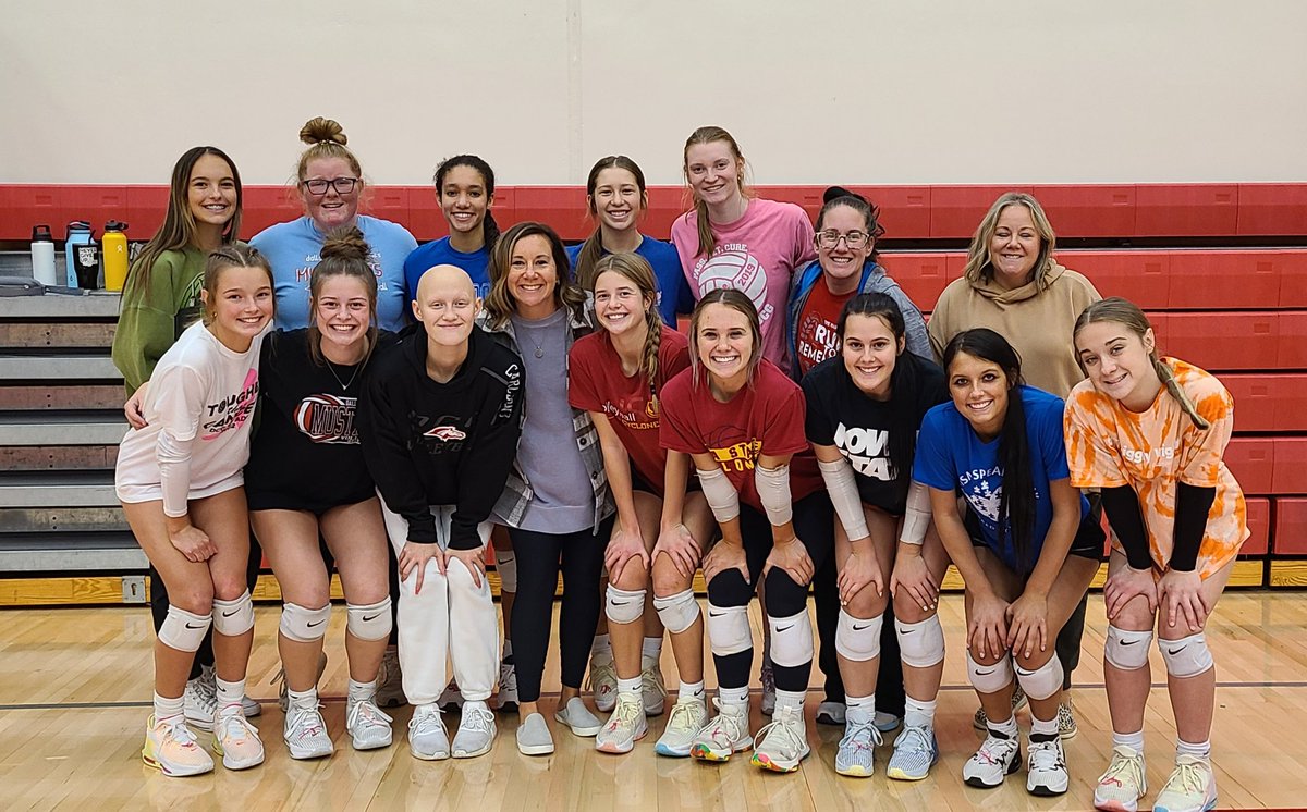 DCGVolleyball's tweet photo. The 2022 squad has been a special one-- you would be hard-pressed to find a more team-driven, big-hearted group of girls all on the same team. They competed for each other until the end! Thank you, seniors! β€οΈπ@dcgactivities #1lastpractice https://t.co/yHHBcHmCVJ