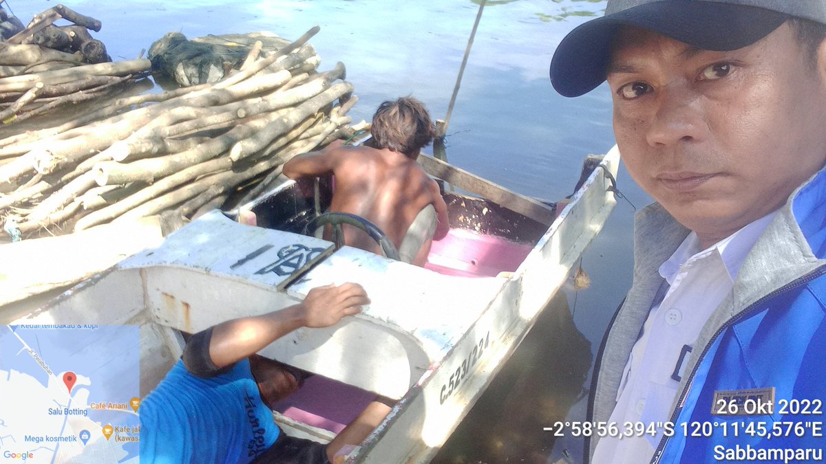 IkraRYasmin's tweet photo. Rabu 26/10 ,Ikra, Luhkan Kota Palopo, di Kel.Sabbamparu Kec. Wara Utara, monitoring perawatan perahu anggota KUB Pallibu Sabbamparu #luhlapor #GiatLuhkanSatminkalMaros #kotapalopo #Tangkap @brsdm_kp @puslatluhkp @BRPBAP3_Maros https://t.co/xo1pUabDeH