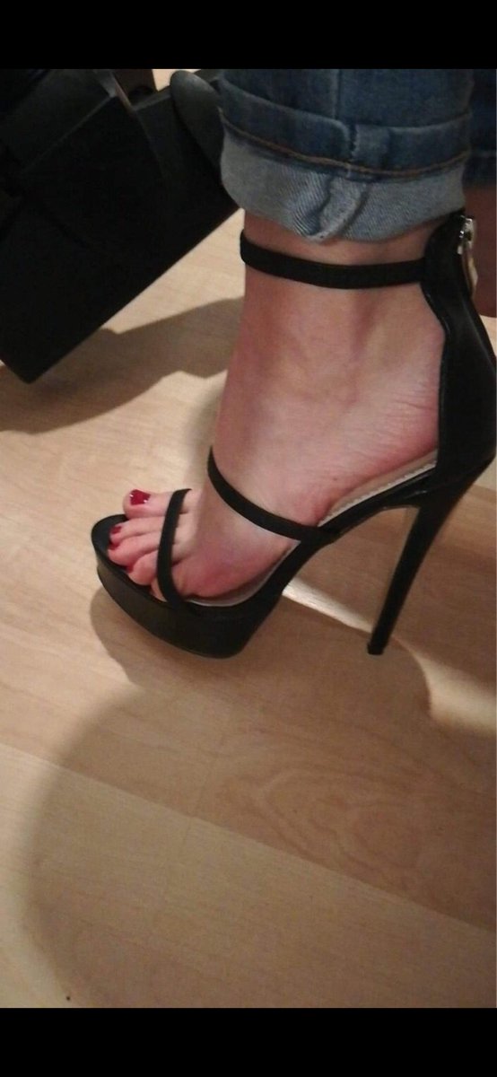 sam78174303's tweet photo. #fußfetisch #schönstenFüße #sexyfeet https://t.co/DJ6E6dkBP9