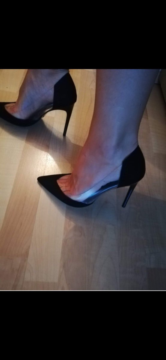 sam78174303's tweet photo. #paymybill #sexyHeels #heißeFüße https://t.co/Een8FKrEoX