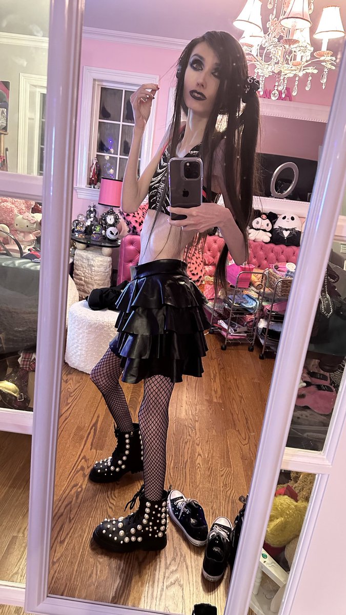 Eugenia Cooney tweet media