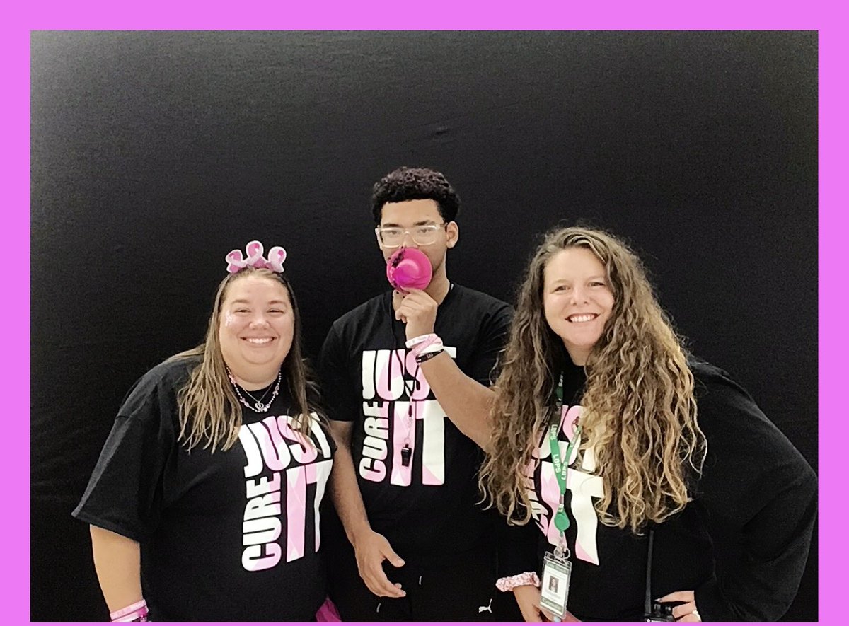 tfackenthal's tweet photo. Such an amazing #pinkout at SHAW today! https://t.co/QhYJAjeH8m