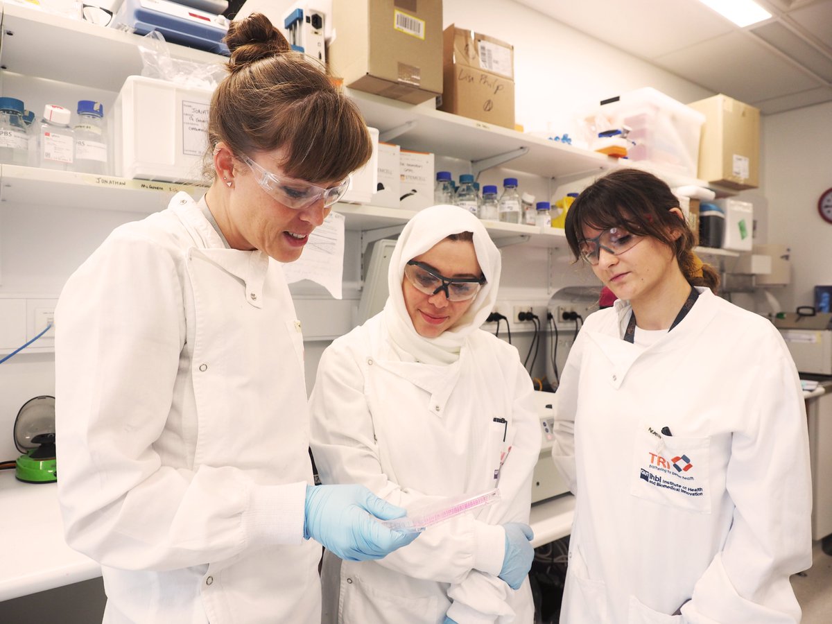 Translational Research Institute (@tri_info) on Twitter photo October is #BreastCancerAwarenessMonth🎗️
1 in 7 Aust women are at risk of developing #breastcancer in their lifetime.
Our committed TRI-based researchers, like QUT's <a href="/BockNat/">Dr Nathalie Bock</a> & her team, are progressing breast cancer & cancer research to try to stop the disease in its tracks. October is #BreastCancerAwarenessMonth🎗️
1 in 7 Aust women are at risk of developing #breastcancer in their lifetime.
Our committed TRI-based researchers, like QUT's <a href="/BockNat/">Dr Nathalie Bock</a> & her team, are progressing breast cancer & cancer research to try to stop the disease in its tracks.
