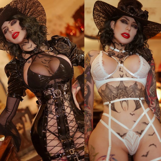 Thought decision for those who have mommy issues 👀  Left or Right?  + + https://t.co/LscsOk1xMk