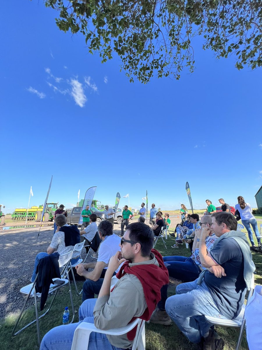 micaippolitii's tweet photo. 👉🏻Hoy compartimos el primer evento #ConexiónProCarbono junto a productores participantes #ProCarbono, consultores y académicos. ♻️
@Bayer4Crops @BFF_Agric_Testa https://t.co/K9uqkQx6x5