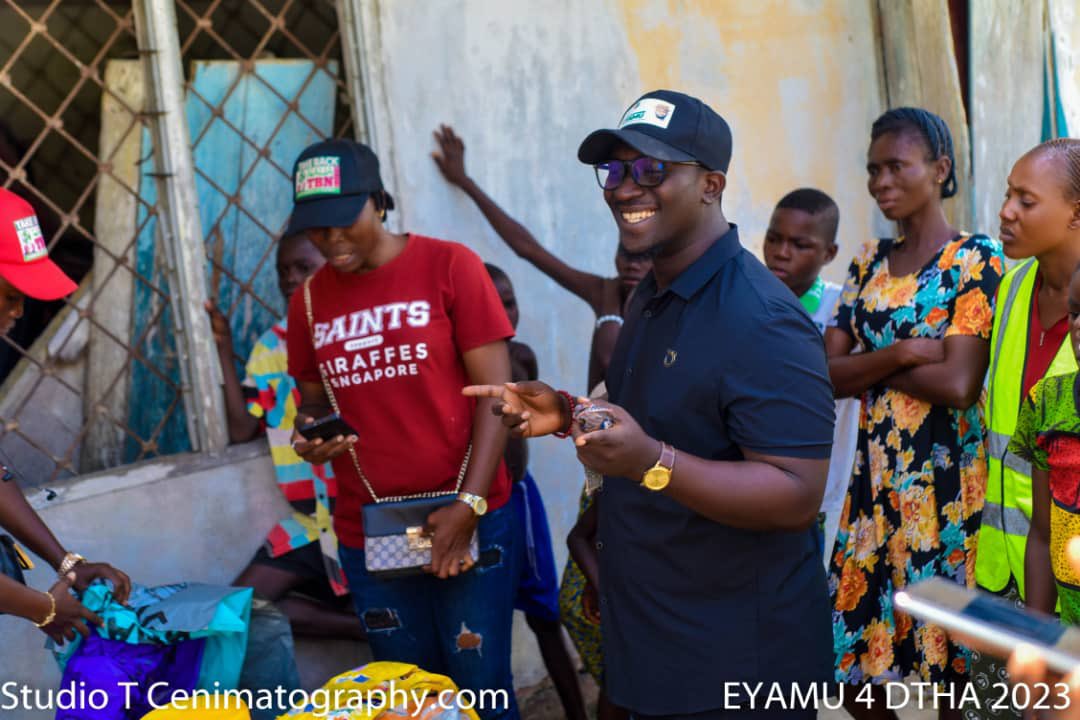 mrEROMOSE's tweet photo. Myself, Alexander Eyamu &amp; My team of #Takebacknaijaughellinorth members Visited IDP camp @uwheru at the early hours of today with relieve items.
 A better Nigeria possible 
@EzechiEmeka 
@Jack_ng01 @PeterObi @_Ajagboma @IMirrabel @BarristerJuliet @LawrenceUdeigwe https://t.co/uJAX84HxDk