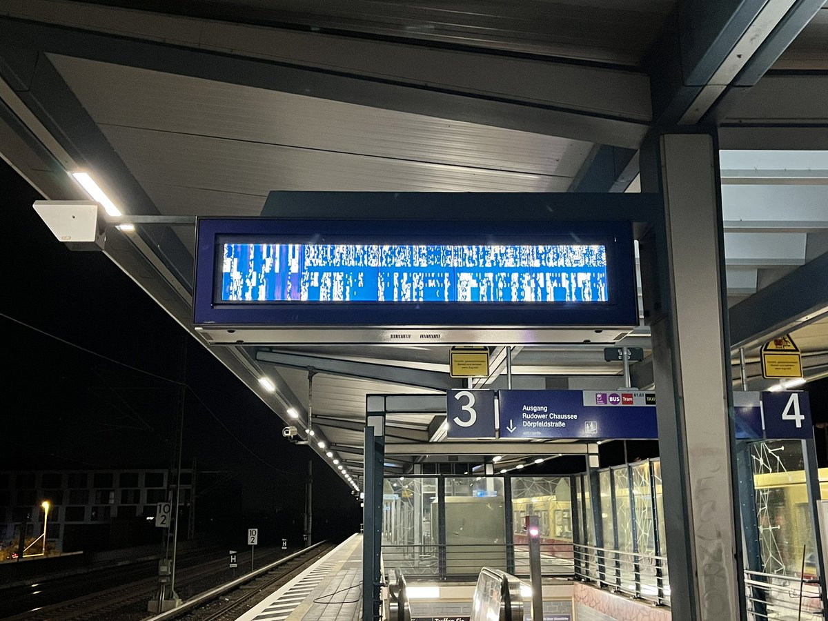 Ersatzbus's tweet photo. Ah schön, von #BADL kommt man jetzt also nach #Bielefeld 😁☝🏻 

[27.10.2022 / 01:10Uhr] 

@_ds_100 https://t.co/ceejrUjva1