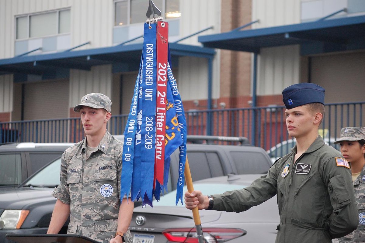 CloverAFJROTC's tweet photo. a few more photos from this morning’s Change of Command Ceremony #SC951 #excellenceinallwedo 🍀🇺🇸 https://t.co/tVAEBfRi2k