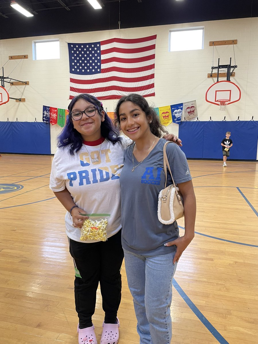 RicheyPrincipal's tweet photo. The AI Tiger’s came to Richey today to help support our students at the Fall Fun Festival! Thank you! @RedClaySchools @APRicheyRabbit @CresciMarty #RedClayTheAmazingPlace #SupportingLocalFeederSchools #StudentLeadership https://t.co/WipRASndxy