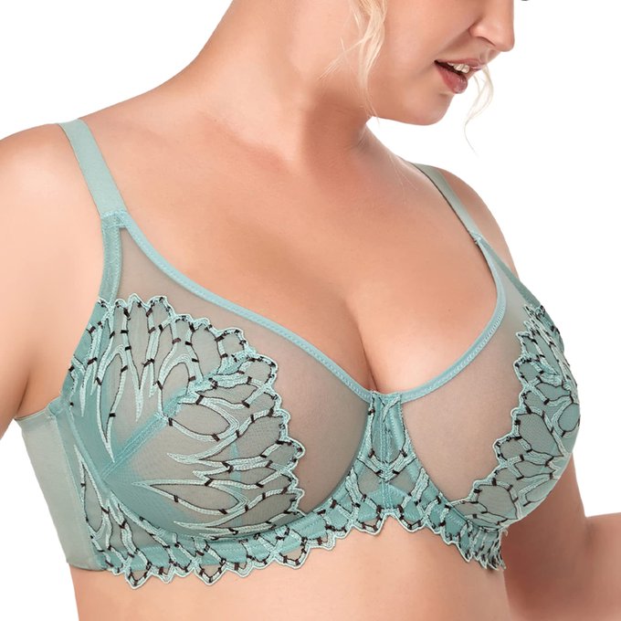 Watch Angie Faith's leaked NSFW photo on TwXstars