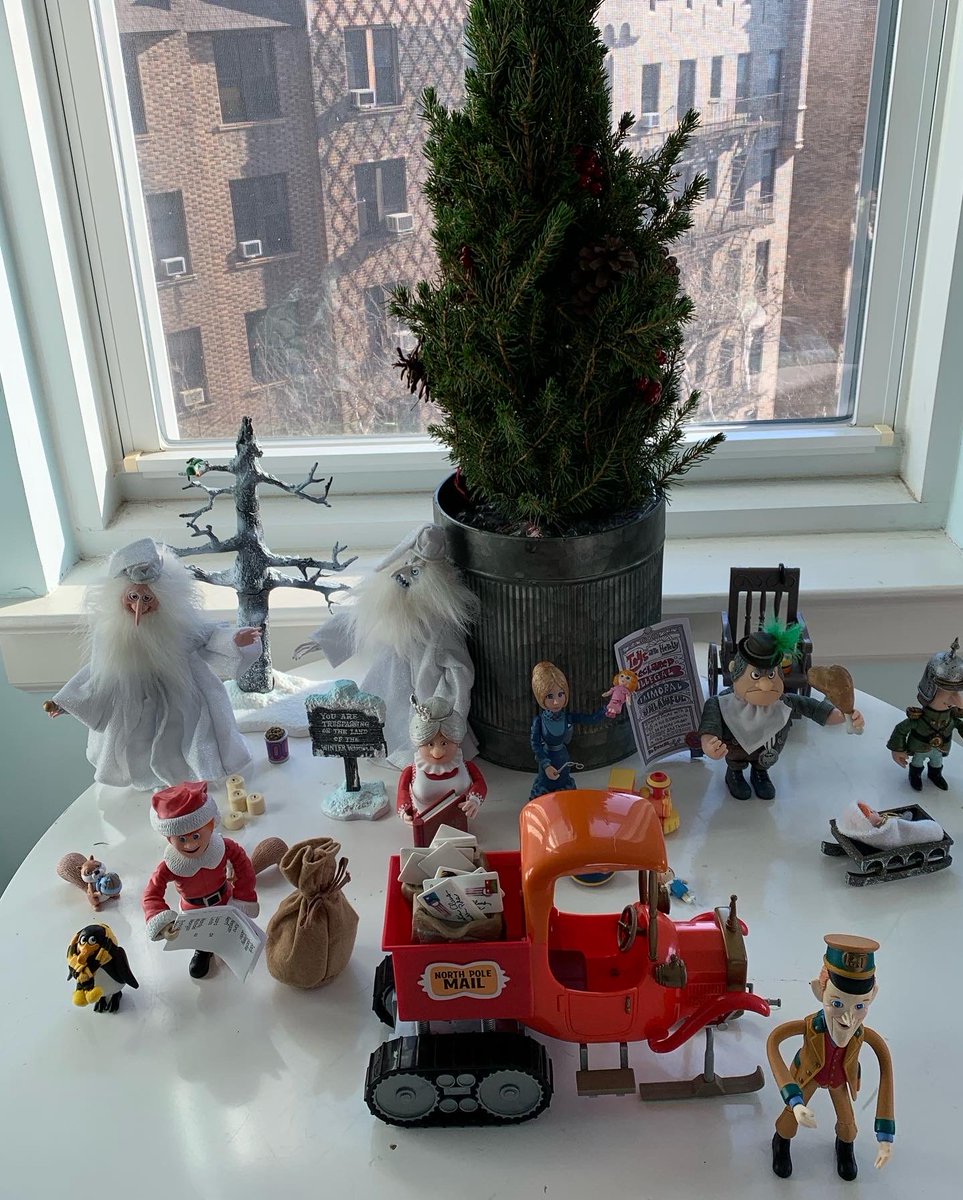 priscillagilman's tweet photo. RIP to the creative genius Jules Bass. โฆ@MaryLTrumpโฉ Iโm with you that Santa Claus Is Cominโ To Town is the greatest of the many Rankin/Bass masterpieces. Here are my favorite holiday decorations last December.
#julesbass #rankinbass #ripjulesbass https://t.co/EwPnSPUc3D