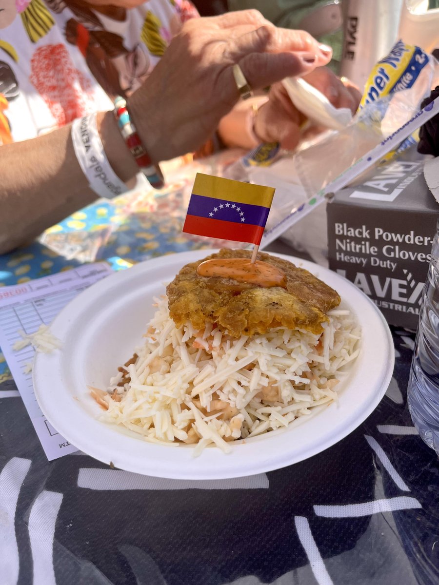 DS_Baruch's tweet photo. 📸 and story by Brenika Banks

Latin staples are taking Vegandale 2022 by storm.

There’s a stereotype that vegan food is “not flavorful,” said Danny Carabano, co-owner of VSpot. “Latin food just happens to be flavorful."

Read the full story below!
https://t.co/2HsnEgpFs9 https://t.co/Rlmu6RawGK