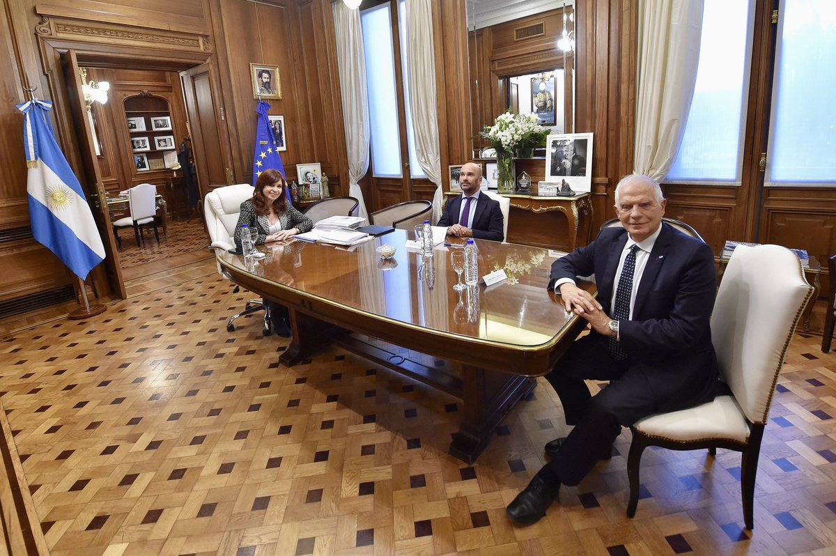 Recibí a Josep Borrell Fontelles, Alto Representante de la Unión Europea para Asuntos Exteriores y Política de Seguridad y a Amador Sánchez Rico, Embajador de la UE en Argentina. Gracias por la visita y la charla compartida sobre la realidad que atraviesan Europa y América Latina